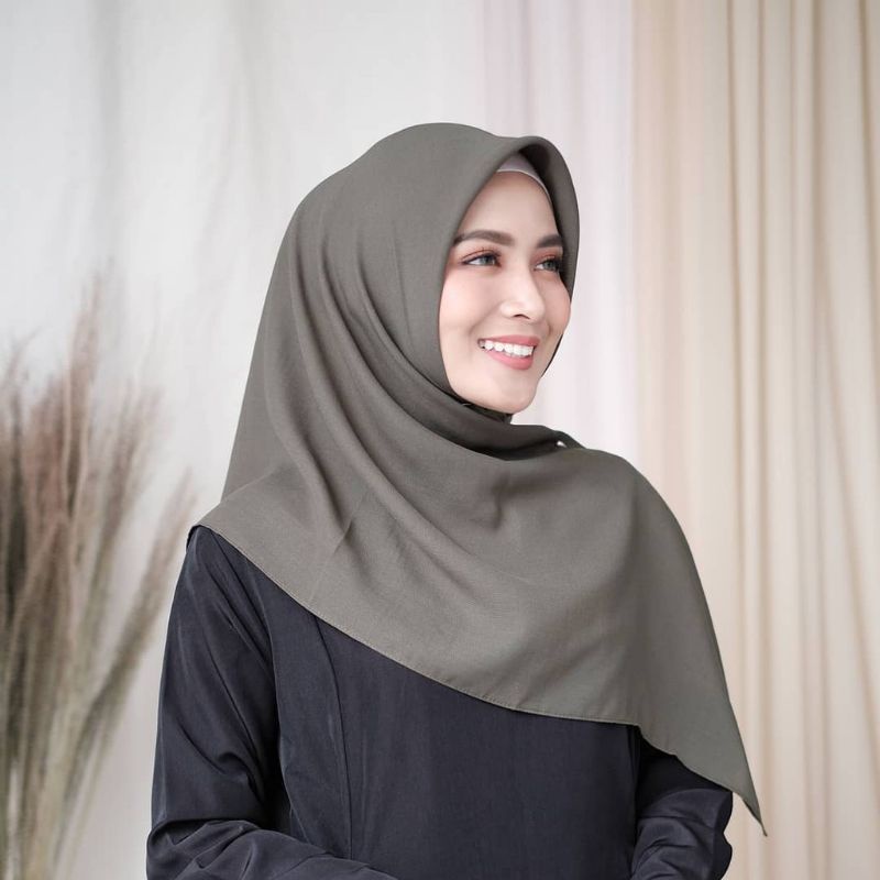 hijab Segiempat Bella Square Pollycotton premium