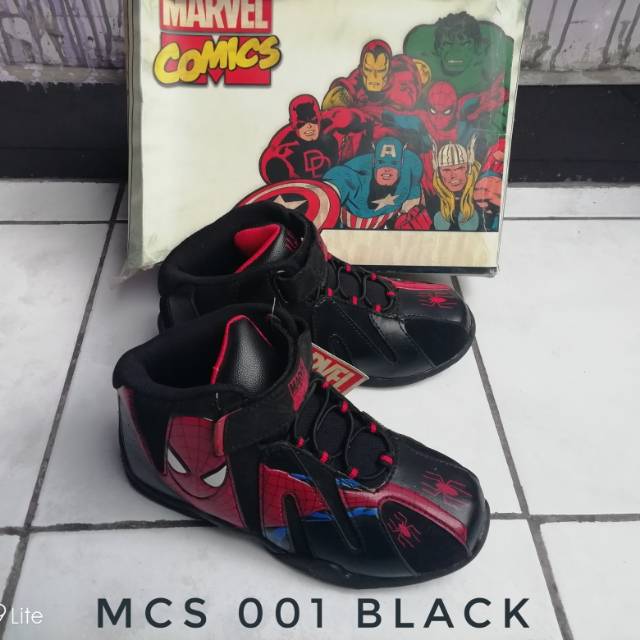 Sepatu anak Marvel