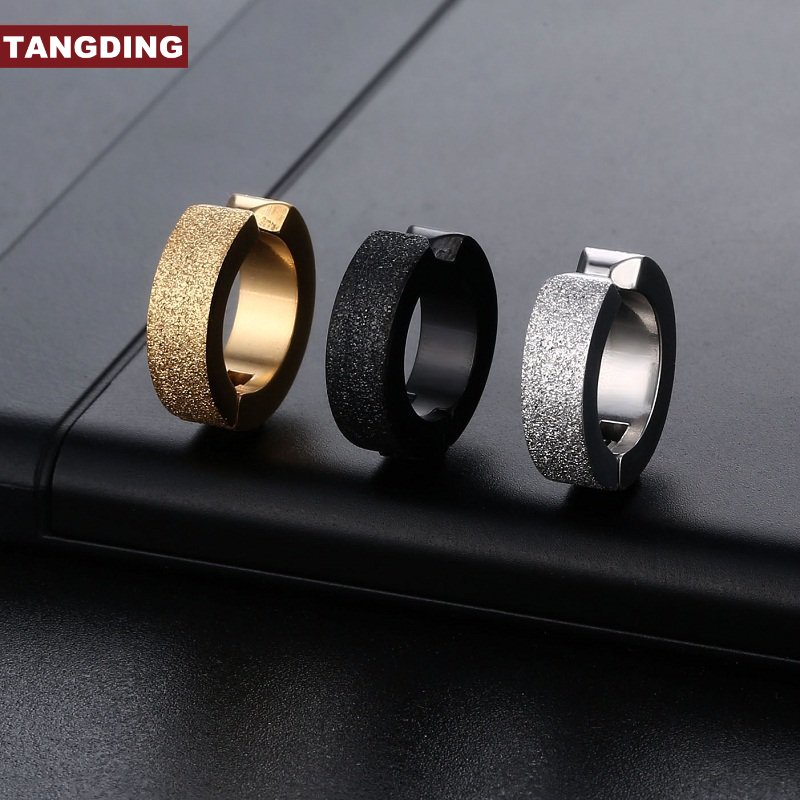 【COD Tangding】1pc Anting Klip Tanpa Tindik Bahan Titanium Steel Bentuk Lingkaran Gaya Punk Untuk Pria