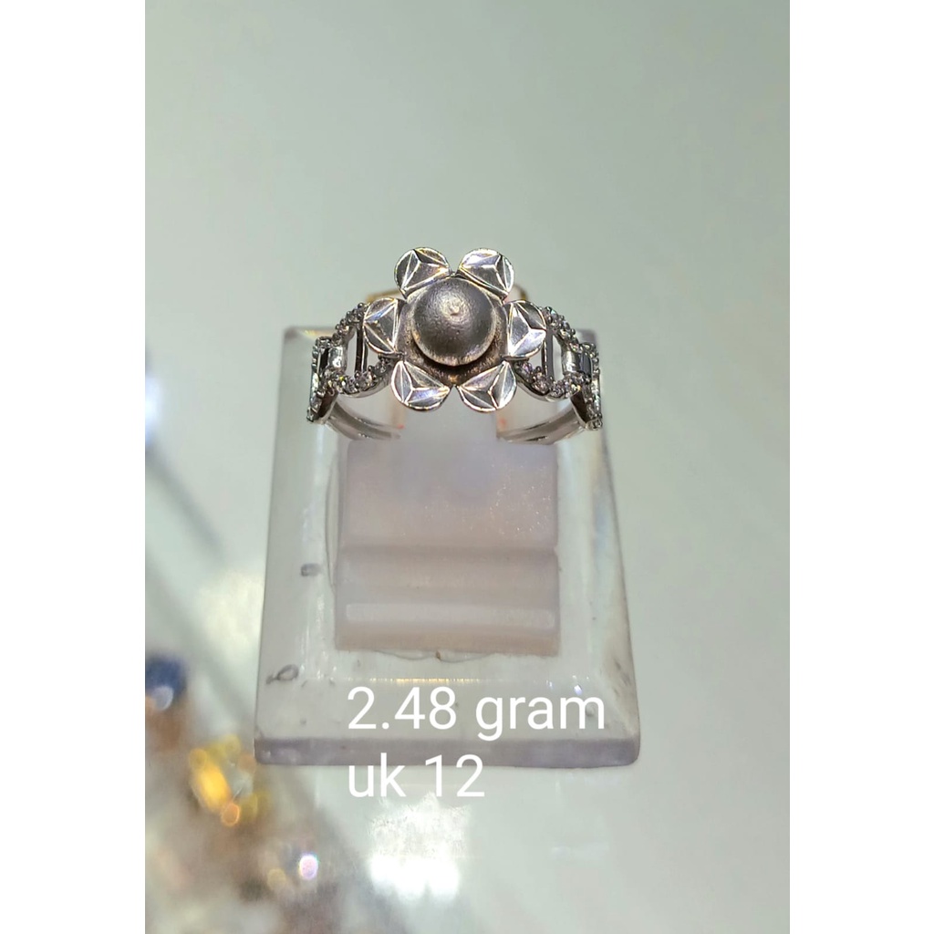 Cincin Emas Putih Batu Mutiara Kadar 75% 2.48 Gram Size 12