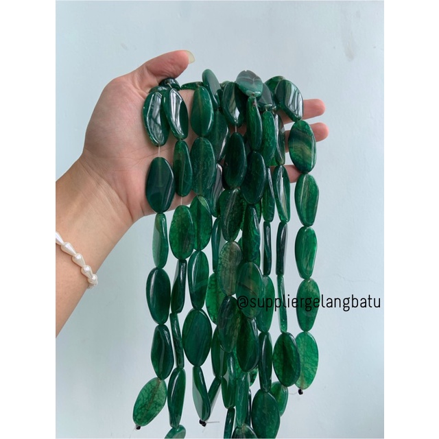 batu alam Penden simba oval hijau tua serat 2 x 4 cm dark green agate