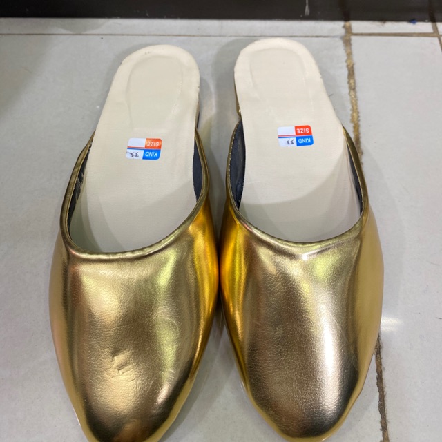 Selop anak polos emas