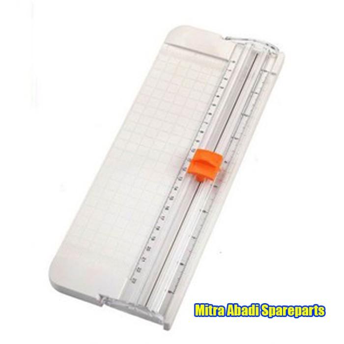 

Alat Pemotong - Potong Kertas A4 / A4 Paper Trimmer Cutter Portable