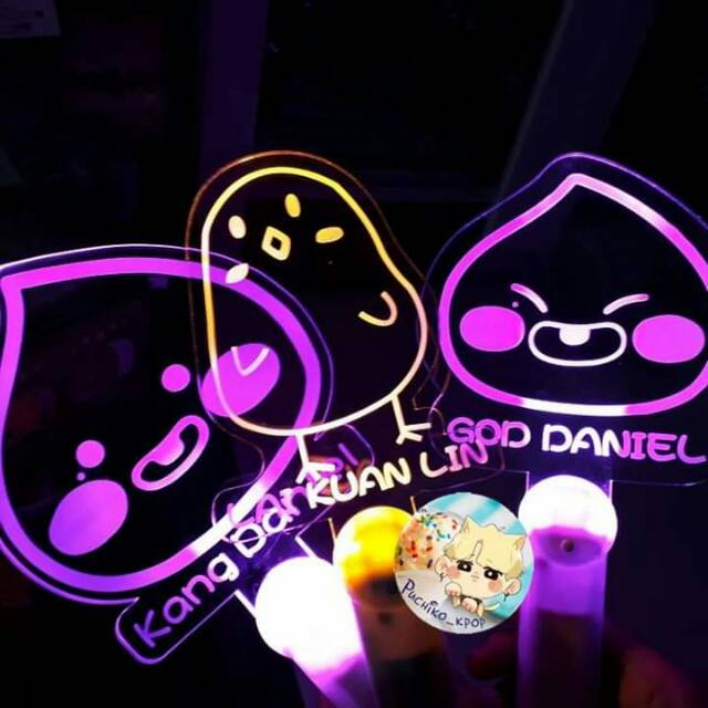 Wanna One Lightstick LS Daniel Guanlin