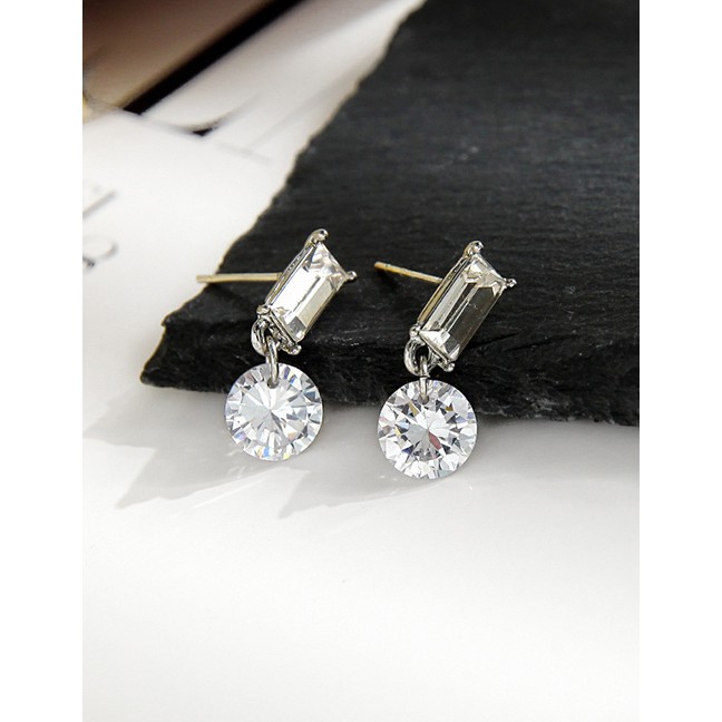 LRC Anting Tusuk Fashion Geometric Studded Crystal Stud Earrings K04289