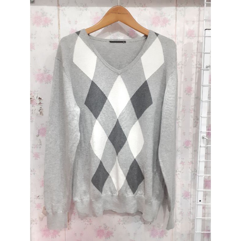 Preloved Sweater Ketupat Uniqlo