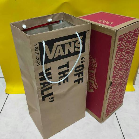 

PAPPER BAG VANS / PAPPER BAG SEPATU VANS / KANTONG KERTAS VANS / TAS KERTAS VANS UKURAN KECIL MURAH
