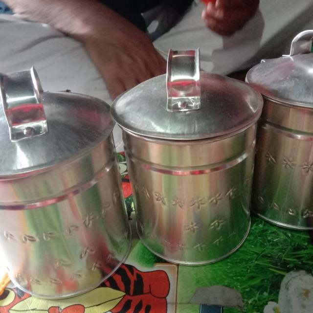 oil pot atau tempat minyak jelantah