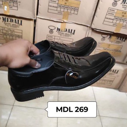 Sepatu pantofel pria kantor  sepatu kerja formal tampil lebih keren