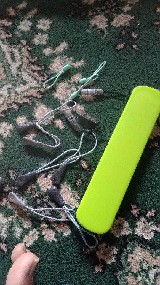 Puler Tarikan Resleting Peluit