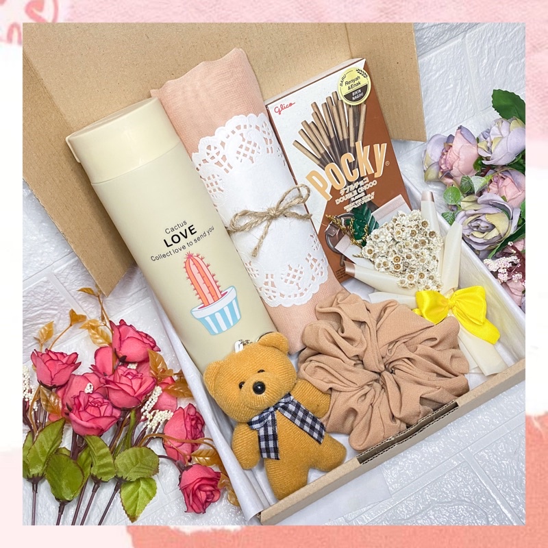 Gift Box Hampers Ulang Tahun / Wisuda Hijab Boneka Beruang