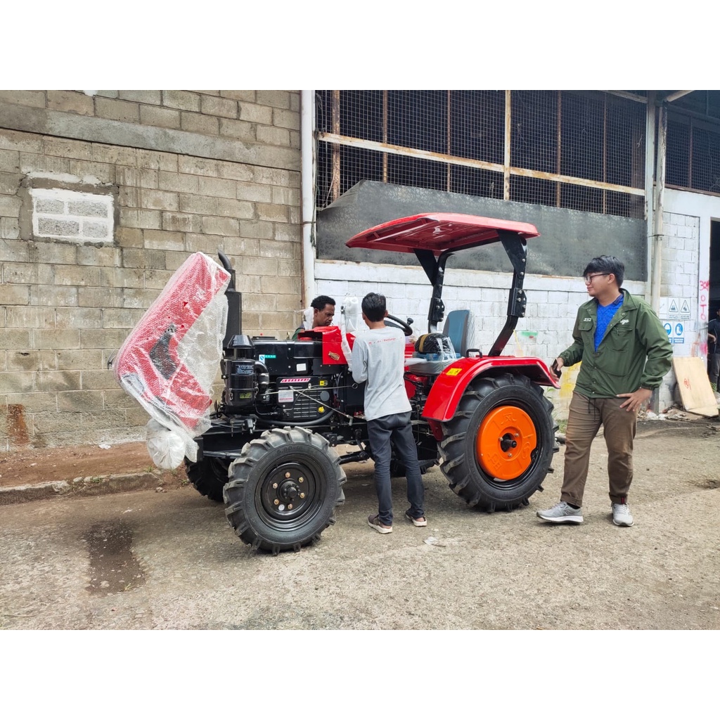 Mesin Traktor Roda Empat 32 HP Kondisi Baru - Traktor 4 WD 32 HPA