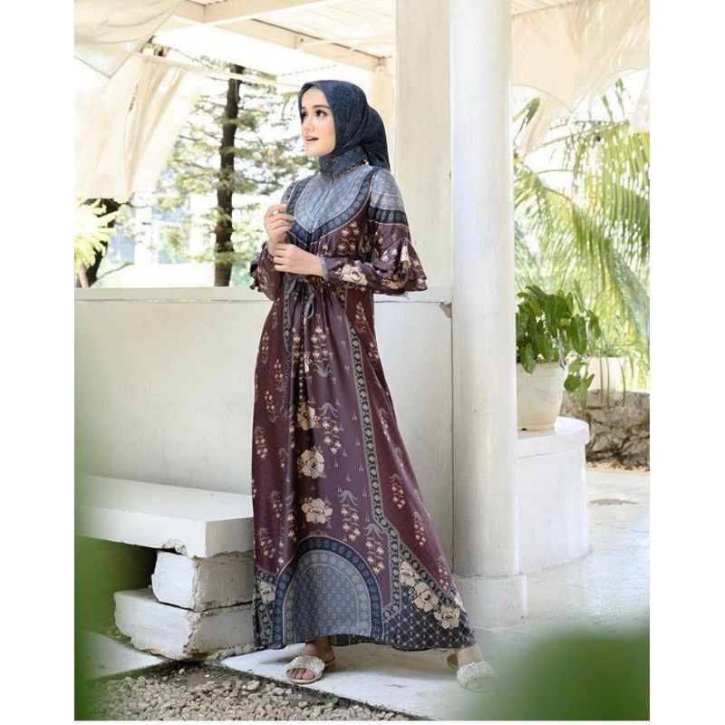 lily dress wearing klamby (WK)