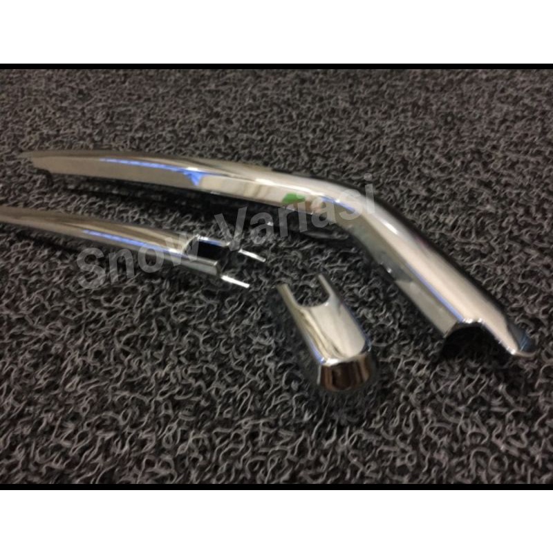 Cover wiper belakang Ertiga chrome