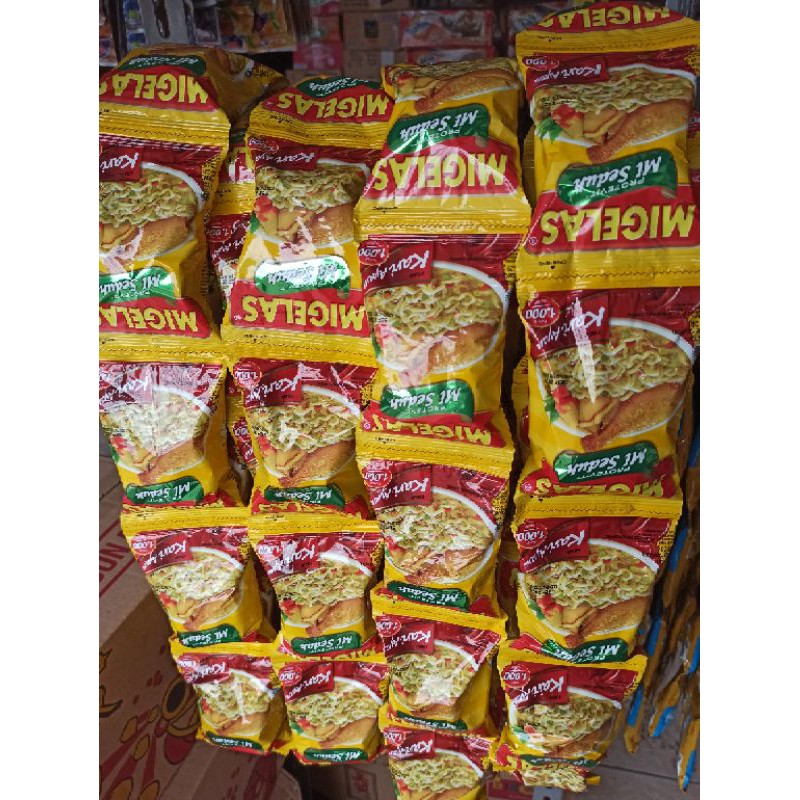 Mi Gelas Rasa Kari Ayam 1 Renceng Isi 10 Pcs