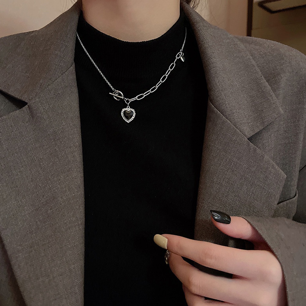 Kalung Rantai Klavikula Dengan Gesper Hati Warna Hitam Gaya Retro Untuk Wanita