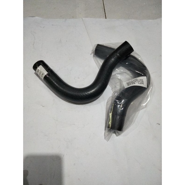 selang radiator sigra 1200cc atas ori