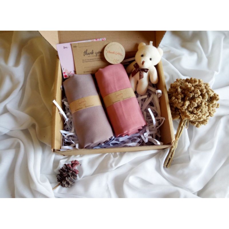 

Hampers Hijab / Hampers Murah / Kado Unik