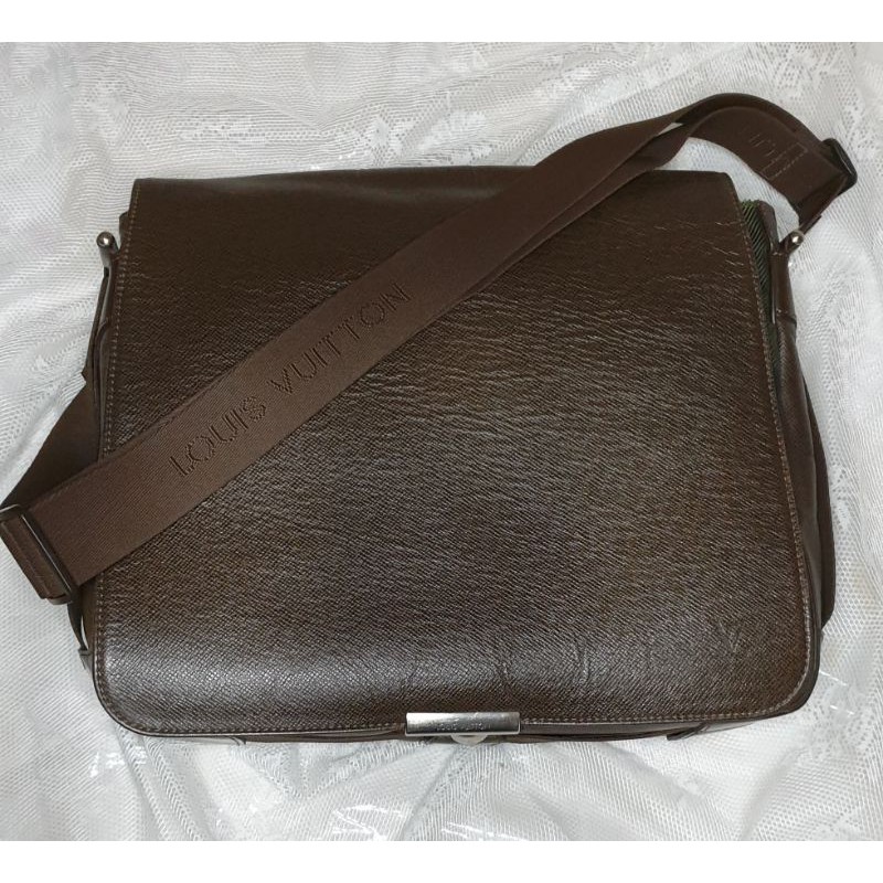 Authentic Louis Vuitton Taiga Messenger