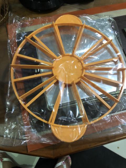 Cake Divider Pemisah Kue Segitiga