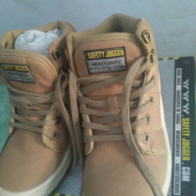 Sepatu safety Jogger original