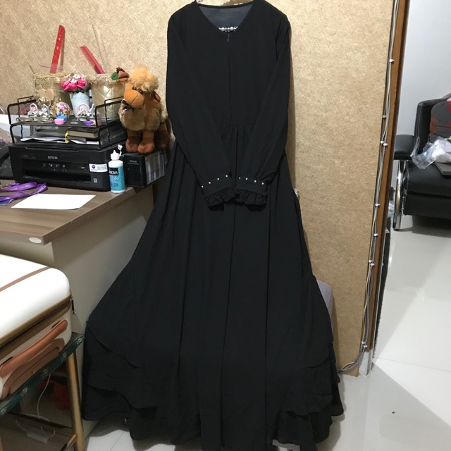 Preloved Ihram Umrah Hitam Branded Busui Gamis Syari Rampel Layer Tingkat Dress Payung Polos Furing