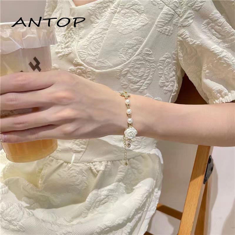Gelang Desain Bunga Mawar Aksen Mutiara