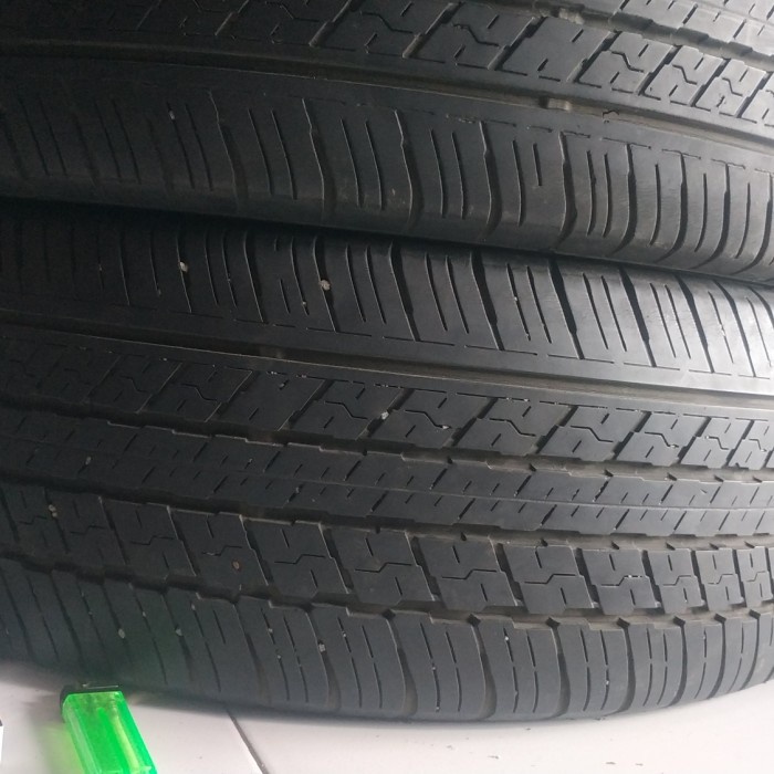 Ban mobil 225/60 R18 bekas