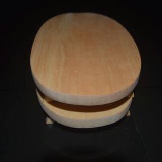 Talenan  kayu  oval kaki  27cm x 18cm kayu  pinus halus dan   Talenan  kayu  oval kaki  27cm x 18cm kayu  pinus halus dan