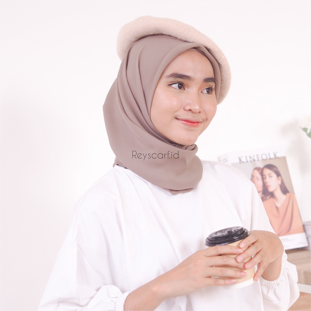 Bella Square Double Hycon By Reyscarf Premium Eksklusif Elegant Jahit Tepi Rapi Banyak Warna Luxury