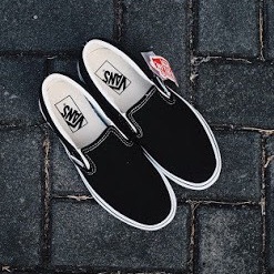 Sepatu Sneakers Vans Slipon Black White Japan Market