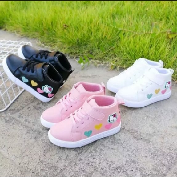 sepatu boot anak perempuan motif kitty-azqia shoes