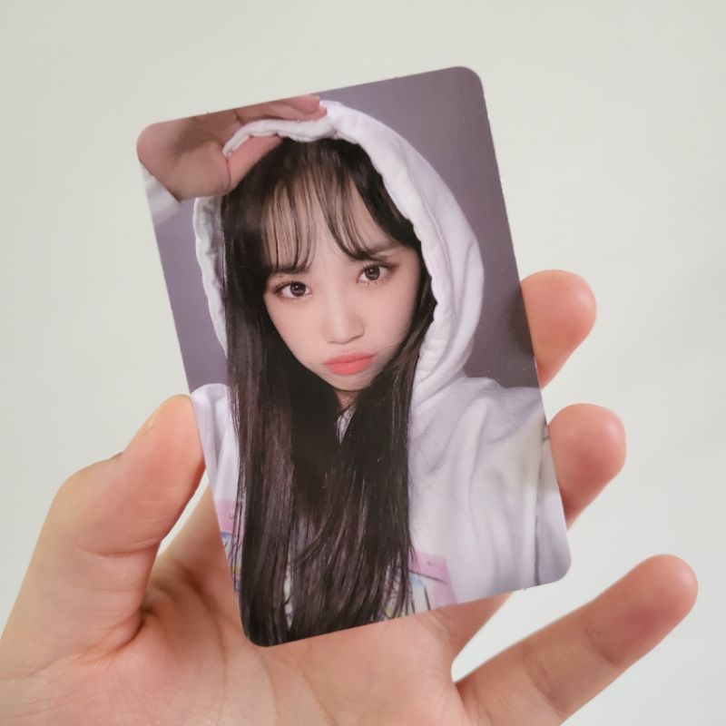 RESERVED chaewon one reeler scene 3 s3 hoodie photocard pc