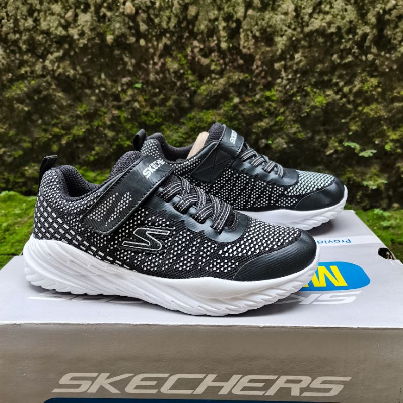 Sepatu Sneakers Anak Skechers Nitro Sprint Boy Grade School Black White
