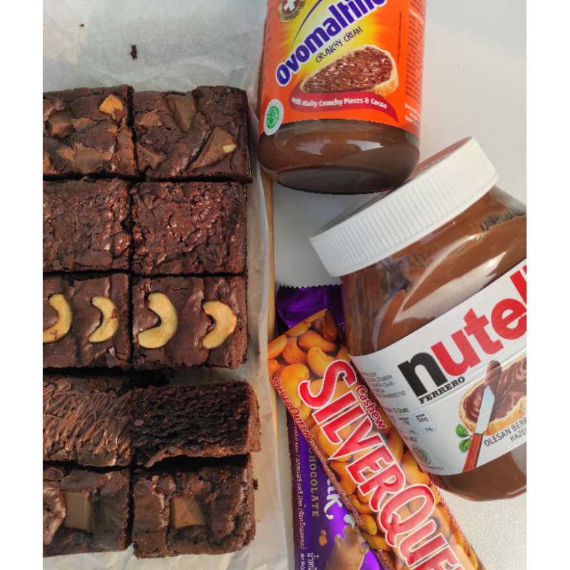 

Fudgy Brownies Premium