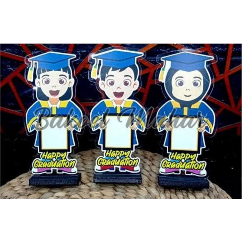 akrilik wisuda anak