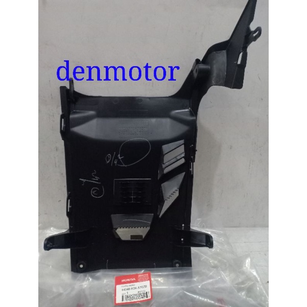 TUTUP BOURDAS TENGAH VARIO 150 NEW 2018 ORIGINAL 64340-K59-A70ZB