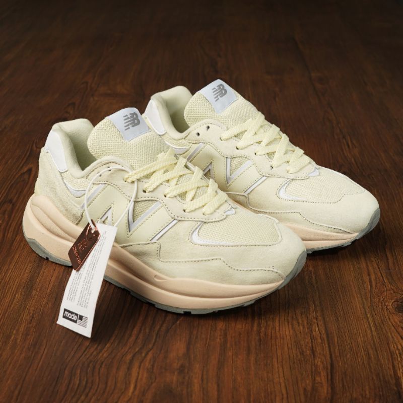 Sepatu Sneakers New Balance 5740CE White Cream 100% BNIB