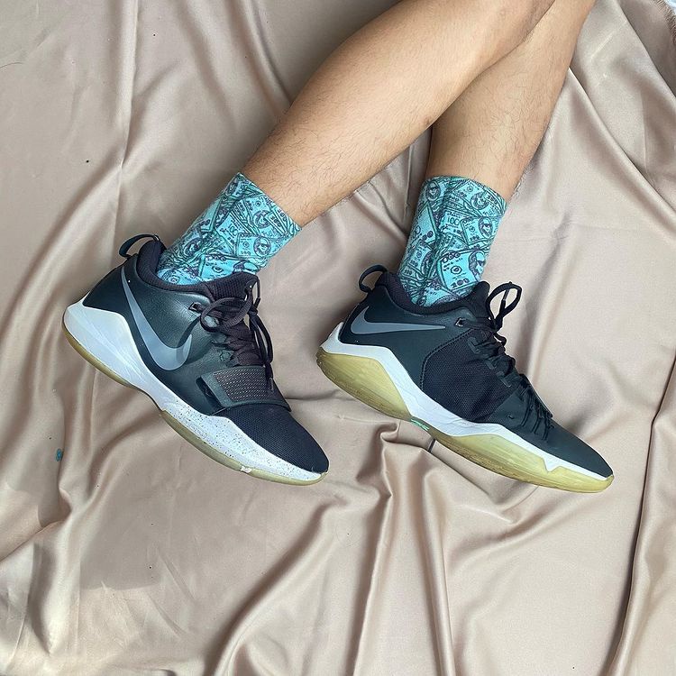 Nike PG 1 Black Tie Sepatu basket second / bekas