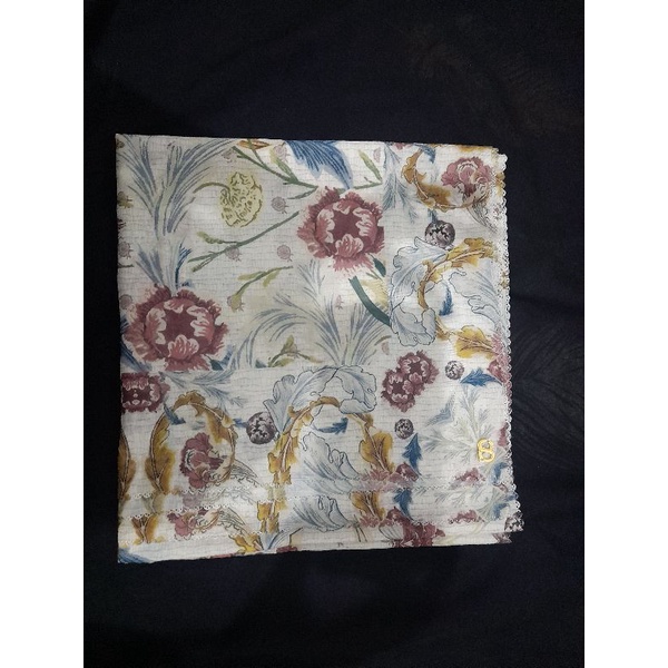 Preloved Royale series White Buttonscarves