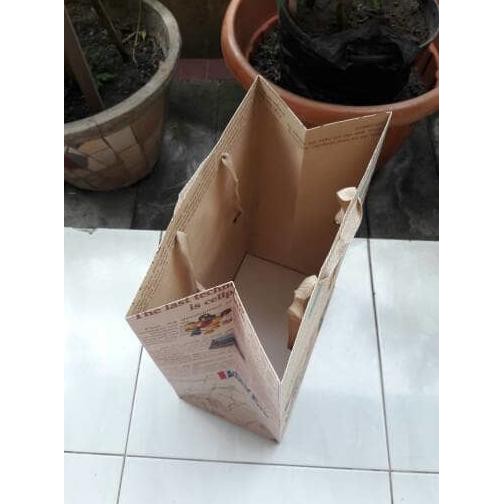 

Tas Kertas/Paper Bag Besar/Kotak Kado/Bungkus Kado