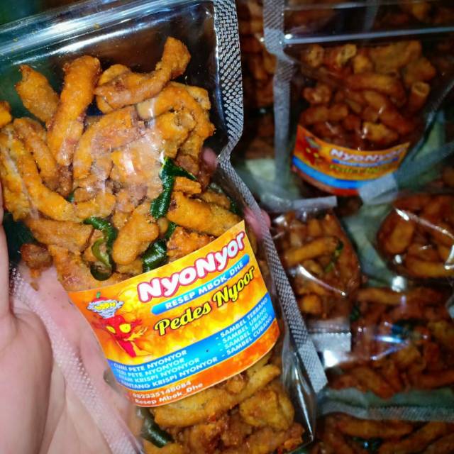 

Keripik usus pedas kriuk