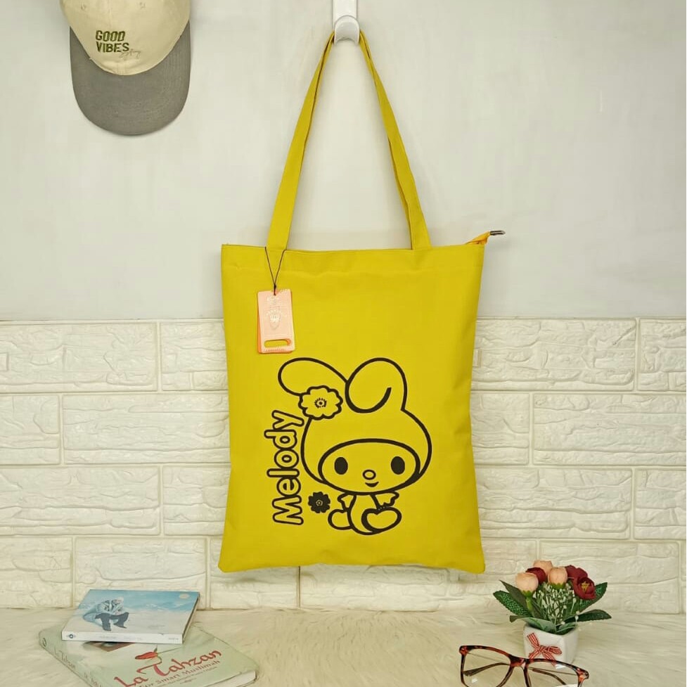 Tote bag custom sablon dan Totebag custom warna murah buat seminar, ulang tahun,souvenir pernikahan