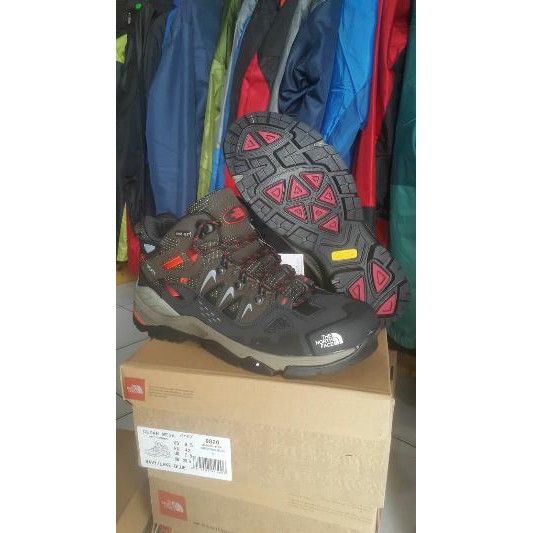 Promo Sepatu Gunung The North Face  TNF  Cedarmesa Mid  Goretex Vibram Diskon