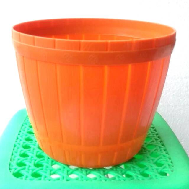 pot gentong ukuran 22 warna cokelat atau pot gentong motif kayu