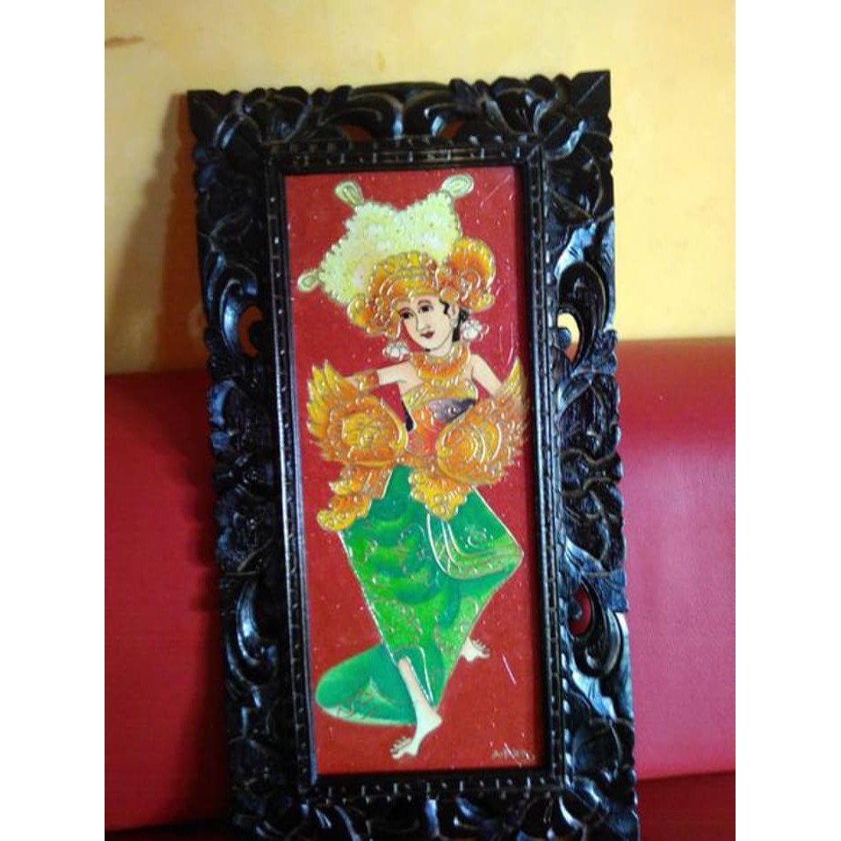 Lukisan Penari Bali dan Bingkai Ukiran Bali
