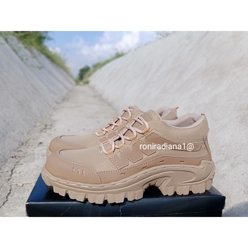 sepatu safety semi boots adventure hiking outdoor 4inc