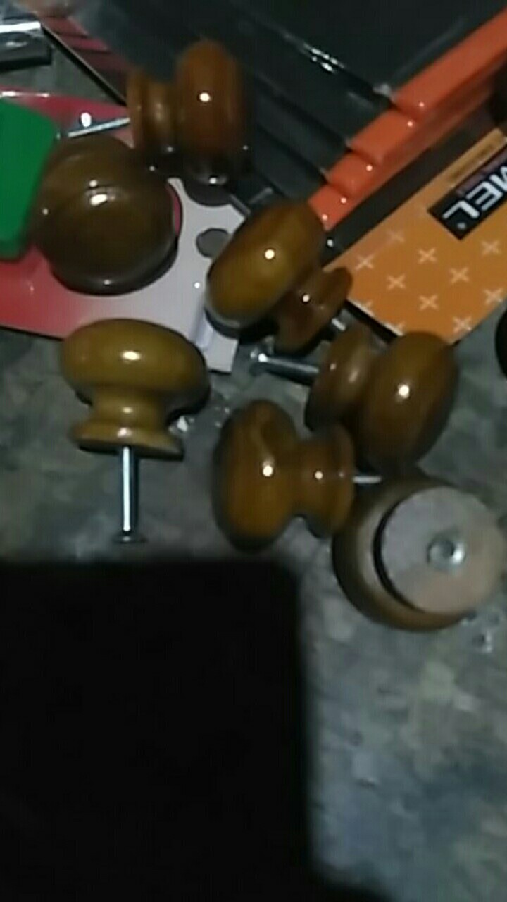 Tarikan Knop Laci Lemari Kayu Bulat