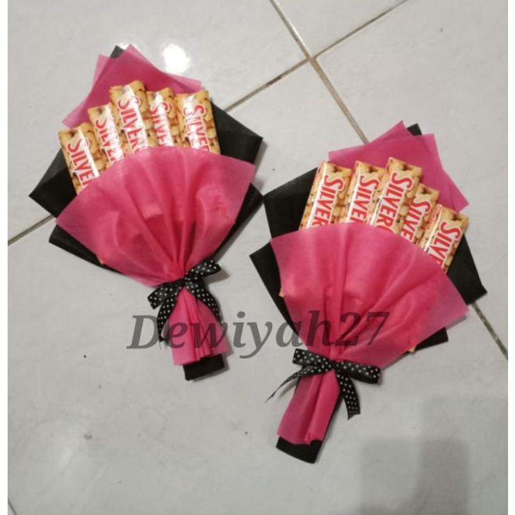 

[KODE PRODUK YQ69J7340] (READY) BUCKET COKLAT / SILVERQUEEN 28g
