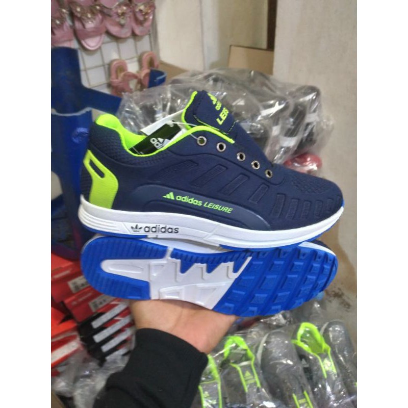 Sepatu Adidas Leisure
